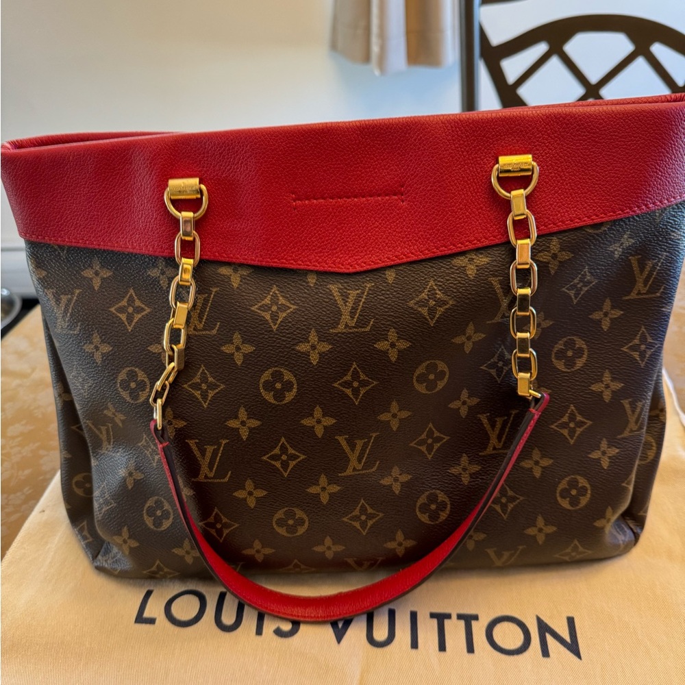 Authentic Louis Vuitton Pallas Shopper
